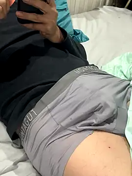 Snapshot of aiwanb chatting on 10/27/25, 04:55 aiwanb online show from 10/27/25, 04:55