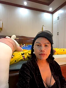 Qt889999 online show from 11/10/25, 02:16