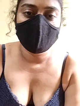 girl999 online show from 11/02/25, 09:44