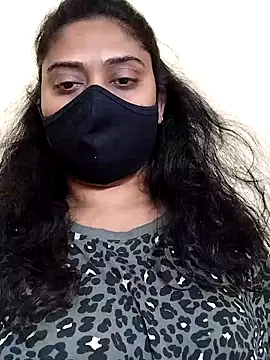 girl999 online show from 12/21/25, 09:38