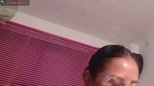 Emma Hotkiss online show from 04/11/26, 02:16