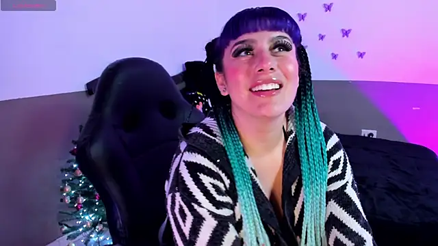 Monserrat Cute  online show from 11/23/25, 02:00