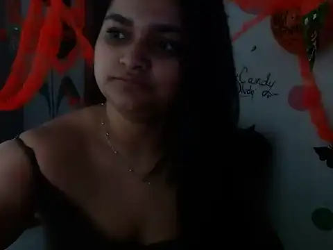 Snapshot of EmmaPayton_ chatting on 10/28/25, 03:10 EmmaPayton  online show from 10/28/25, 03:10