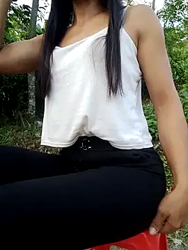 Snapshot of doggy-00 chatting on 05/26/26, 10:39 doggy-00 online show from 05/26/26, 10:39