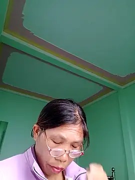 bella-la online show from 11/01/25, 07:10