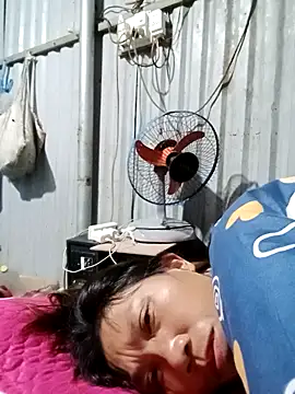 bella-la online show from 11/12/25, 07:46