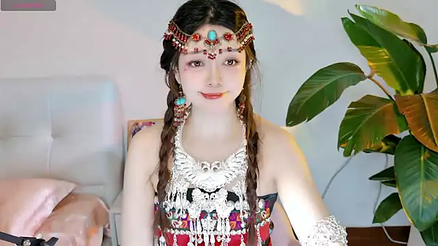 Snapshot of Yiluo95 chatting on 07/15/26, 04:56 Yiluo95 online show from 07/15/26, 04:56