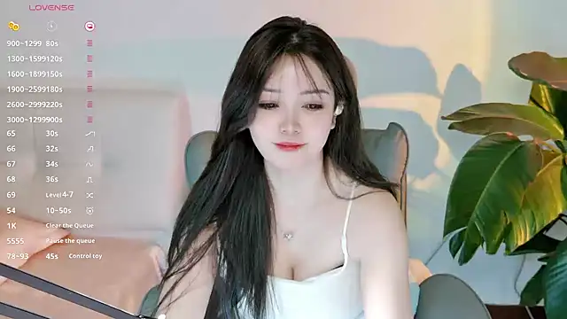 Snapshot of Yiluo95 chatting on 07/23/26, 10:13 Yiluo95 online show from 07/23/26, 10:13