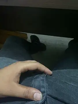 Snapshot of Mannuppok chatting on 10/28/25, 12:52 Mannuppok online show from 10/28/25, 12:52