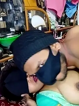 hot couple 000 online show from 12/20/25, 02:46