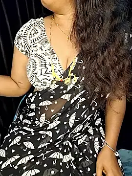 shreyareddy99 online show from 02/03/26, 12:21