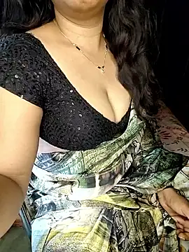 shreyareddy99 online show from 03/15/26, 11:49