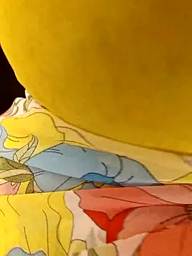 shreyareddy99 online show from 04/20/26, 03:59