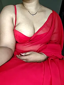 shreyareddy99 online show from 04/21/26, 03:39