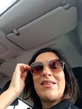 Snapshot of Piediniecollant chatting on 11/12/25, 11:10 Piediniecollant online show from 11/12/25, 11:10