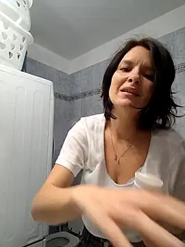 Snapshot of Piediniecollant chatting on 12/19/25, 05:36 Piediniecollant online show from 12/19/25, 05:36