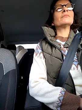 Snapshot of Piediniecollant chatting on 12/21/25, 08:21 Piediniecollant online show from 12/21/25, 08:21