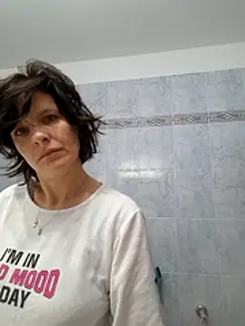 Snapshot of Piediniecollant chatting on 12/23/25, 05:38 Piediniecollant online show from 12/23/25, 05:38