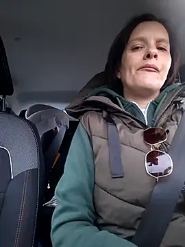 Piediniecollant online show from 03/21/26, 05:27