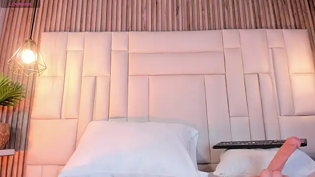 VenuzSofia online show from 12/20/25, 10:50