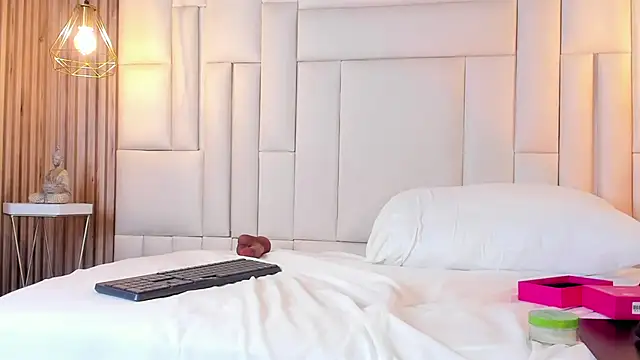 VenuzSofia online show from 03/10/26, 10:37