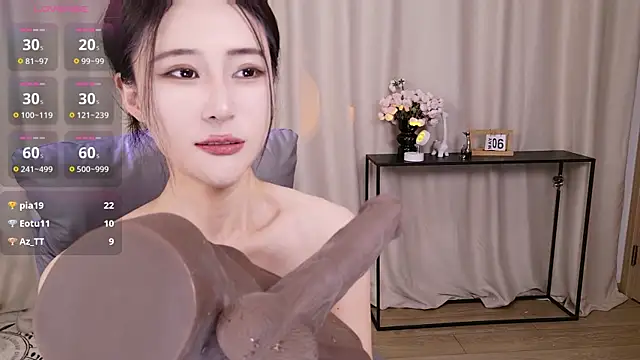 Snapshot of JoJo-ovo chatting on 11/25/25, 11:43 JoJo-ovo online show from 11/25/25, 11:43