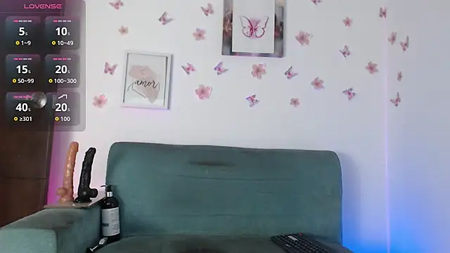 Snapshot of evelinmartinez chatting on 07/10/26, 08:11 evelinmartinez online show from 07/10/26, 08:11