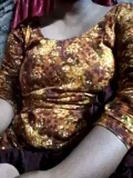 Snapshot of Liza0103 chatting on 10/28/25, 04:42 Liza0103 online show from 10/28/25, 04:42