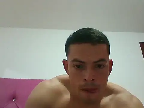 Snapshot of yesidhotxx chatting on 10/29/25, 03:14 yesidhotxx online show from 10/29/25, 03:14