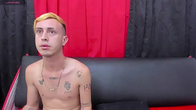 Snapshot of In_my_room_anything_goes chatting on 05/18/26, 03:35 In my room anything goes online show from 05/18/26, 03:35