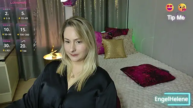 EngelHelene online show from 10/31/25, 07:04