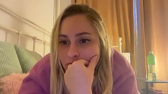 Snapshot of EngelHelene chatting on 05/09/26, 06:13 EngelHelene online show from 05/09/26, 06:13