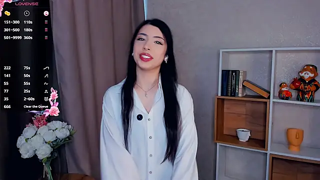 Snapshot of TonjaNeace chatting on 11/01/25, 06:37 TonjaNeace online show from 11/01/25, 06:37