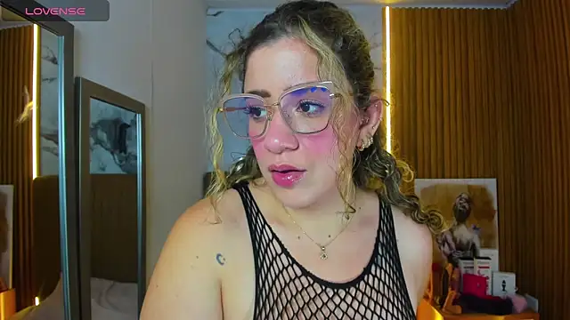 OSNAKELLER online show from 04/15/26, 03:02