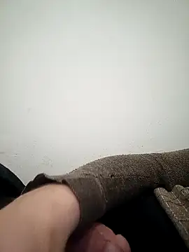 Snapshot of Fa7l1995 chatting on 01/12/26, 12:05 Fa7l1995 online show from 01/12/26, 12:05