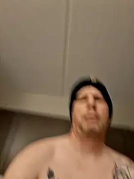 Snapshot of coupleinhotel chatting on 11/07/25, 12:43 coupleinhotel online show from 11/07/25, 12:43