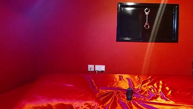 BettyDavisEyesUK online show from 05/30/26, 05:54