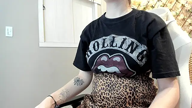 DakotaRussell  online show from 12/01/25, 11:04