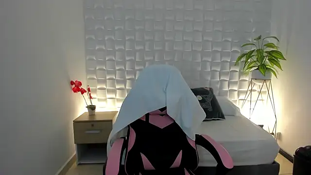 victoria 243 online show from 03/03/26, 08:48