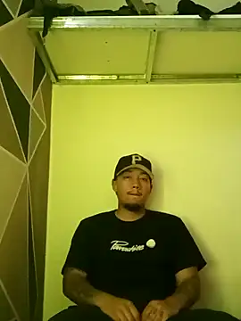 Snapshot of Andres_-suarez chatting on 10/29/25, 01:46 Andres -suarez online show from 10/29/25, 01:46