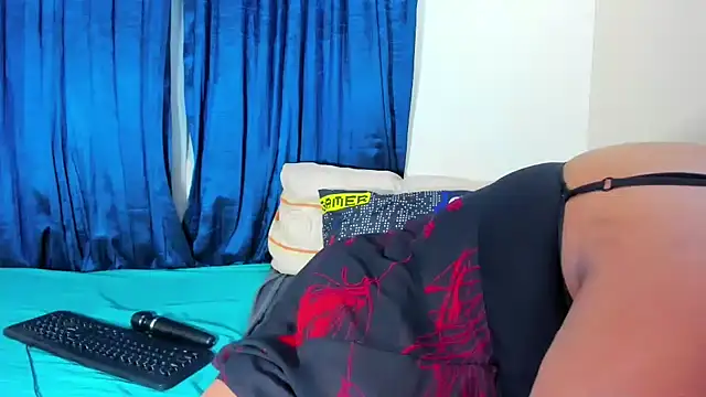 ThickLeeyanaXX online show from 04/16/26, 01:17