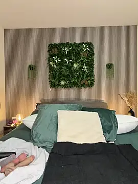 MysteryGirl   online show from 03/31/26, 07:09