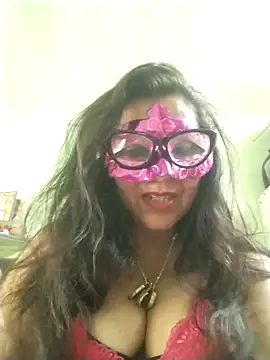 LOVE  RANI online show from 11/02/25, 06:21