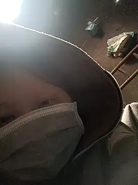 yoyo-mi online show from 11/30/25, 02:15