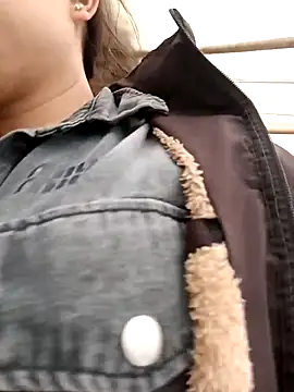 yoyo-mi online show from 04/18/26, 05:00