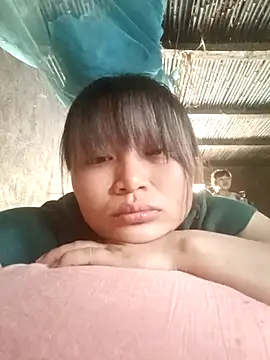 Snapshot of yoyo-mi chatting on 05/19/26, 05:14 yoyo-mi online show from 05/19/26, 05:14