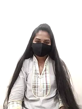 Green LaDY66 online show from 11/11/25, 04:07