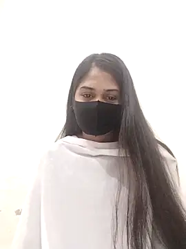 Green LaDY66 online show from 11/17/25, 05:46