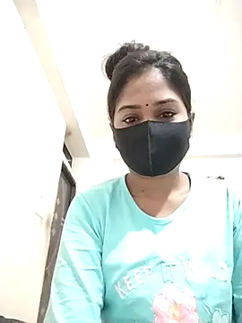 Green LaDY66 online show from 12/16/25, 04:28