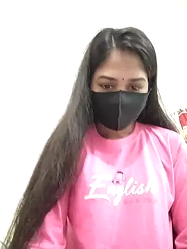 Green LaDY66 online show from 12/22/25, 09:06